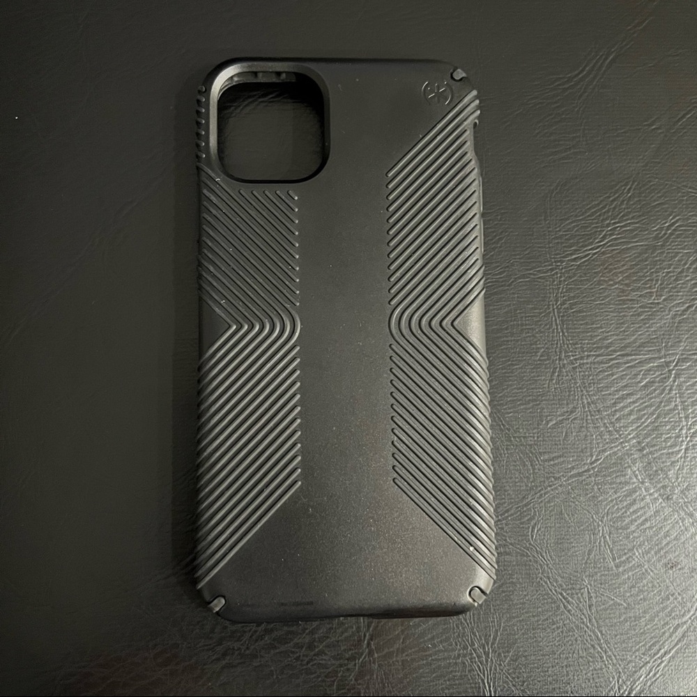 Speck presidio iPhone 11 Pro Max case in black
